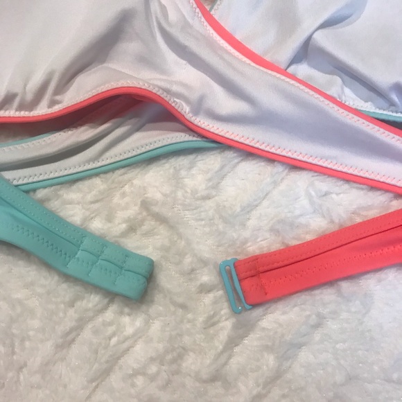 Pink VS Bikini Top - Picture 3 of 4